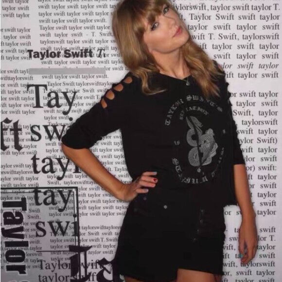 Tayor Swift Reputation Tour Collectible Concert Tee - Picture 2 of 7